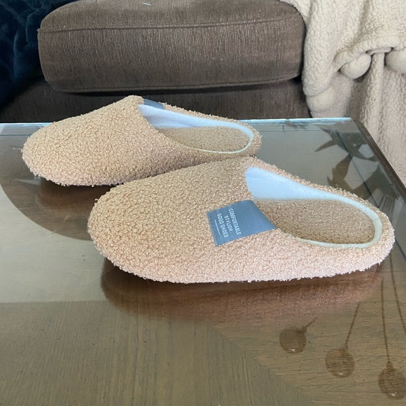 🔸 Amazon 🔸 brown sherpa slippers - Picture 4 of 8